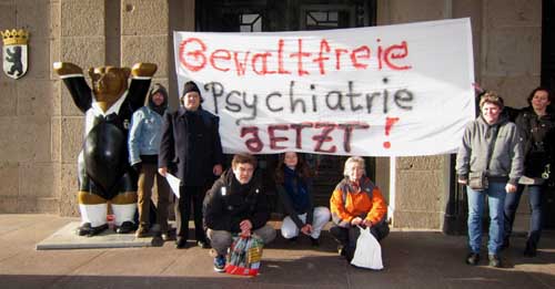 Demo vor dem Schöneberger Rathaus in Berlin